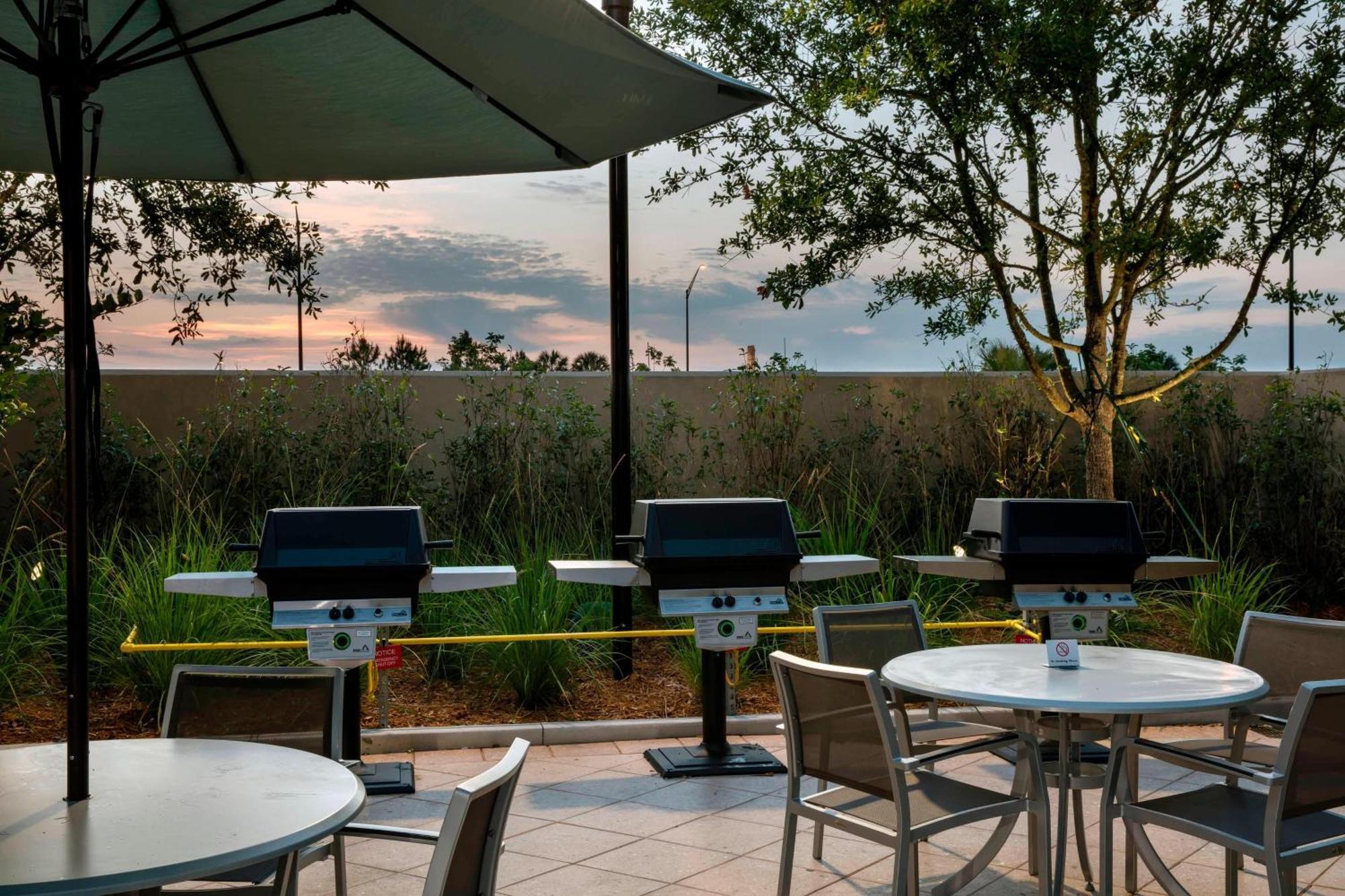 Springhill Suites By Marriott Orlando At Flamingo Crossings Town Center-Western Entrance Exterior photo